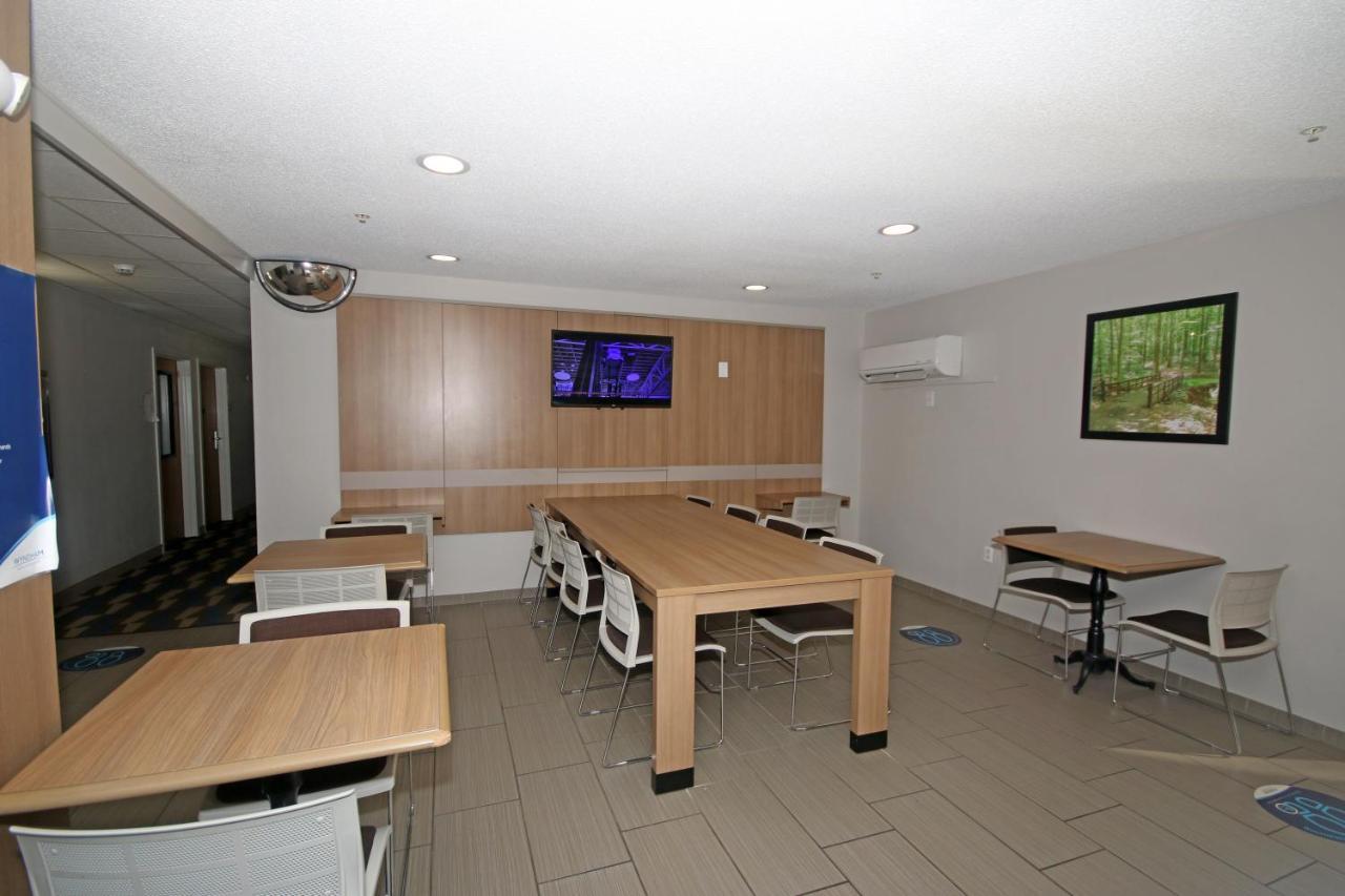 Microtel Inn By Wyndham Greensboro Extérieur photo