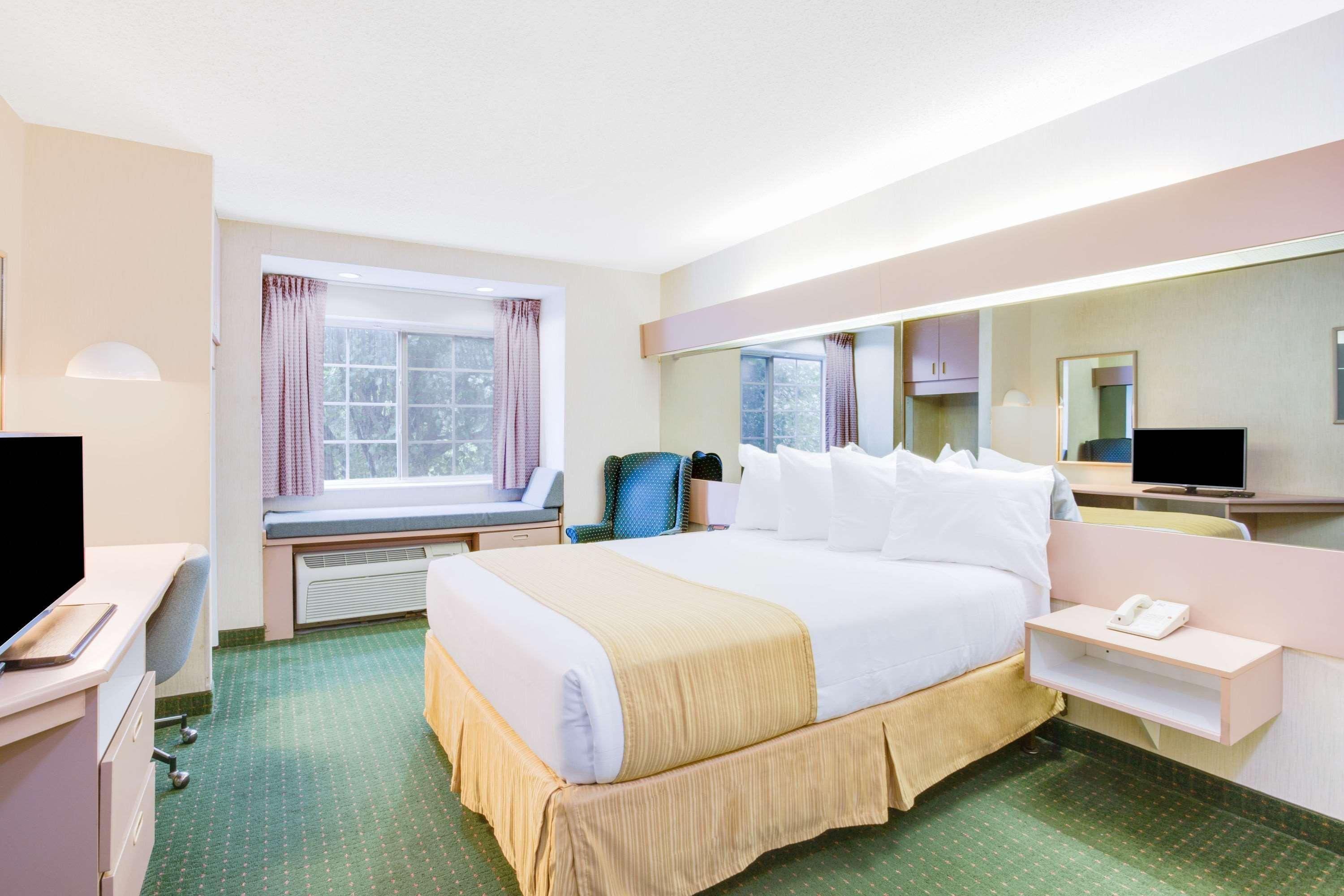 Microtel Inn By Wyndham Greensboro Extérieur photo