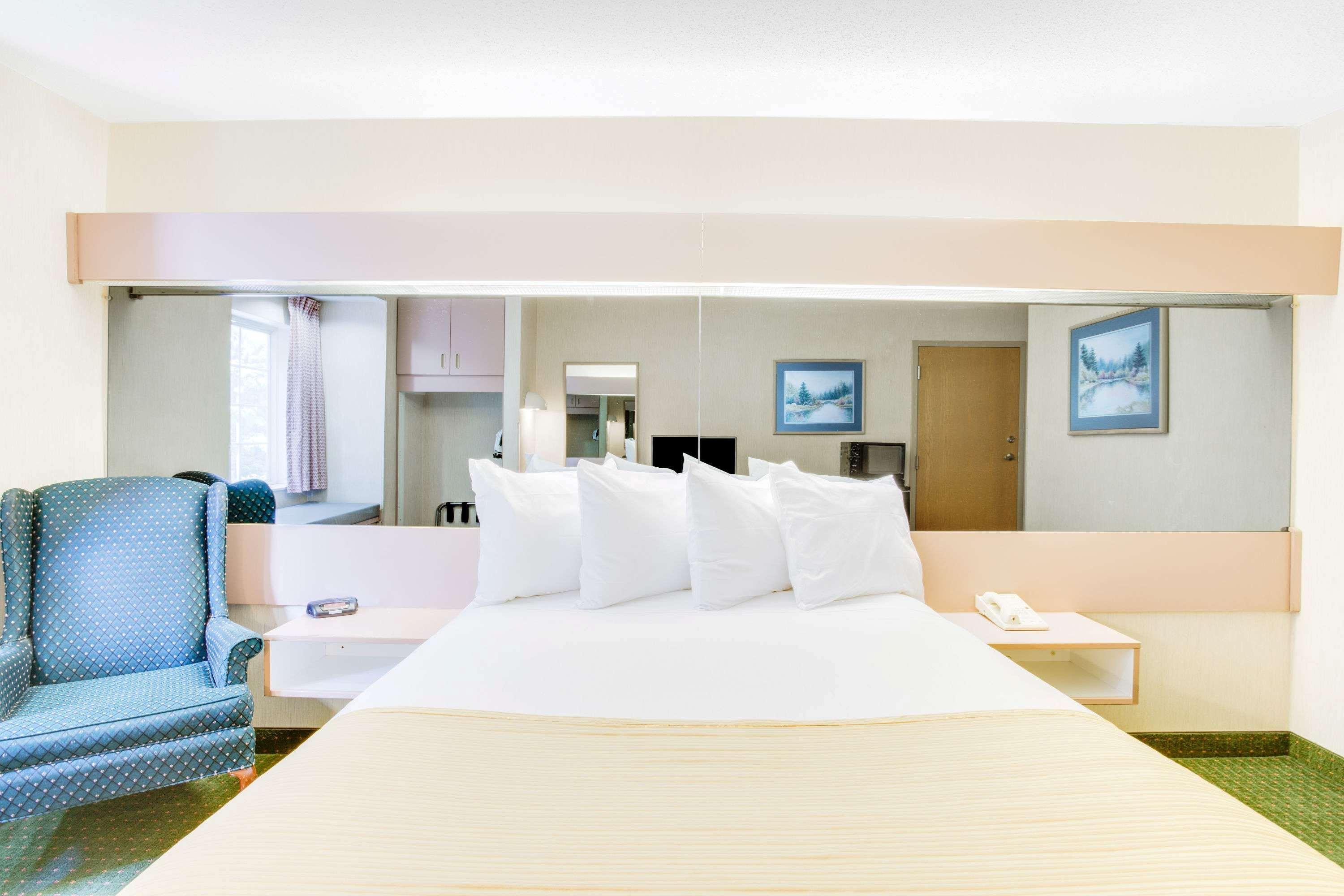 Microtel Inn By Wyndham Greensboro Extérieur photo