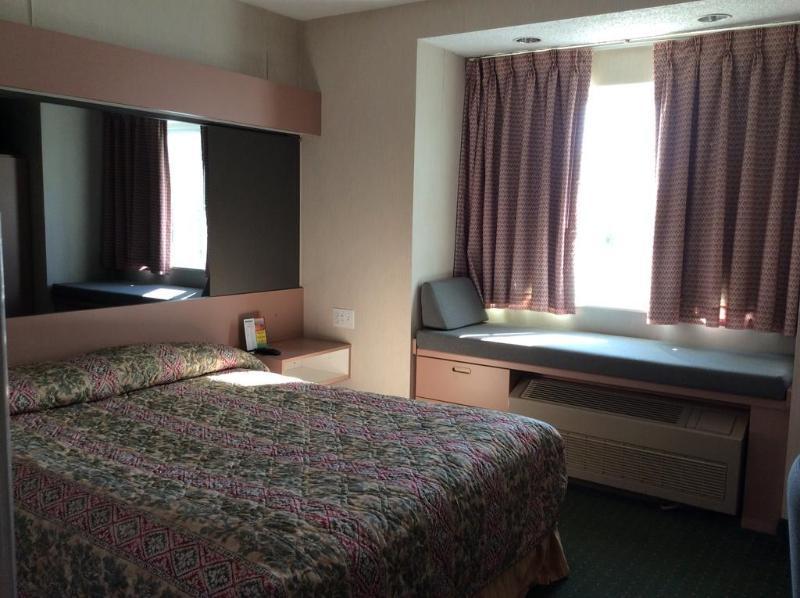Microtel Inn By Wyndham Greensboro Extérieur photo